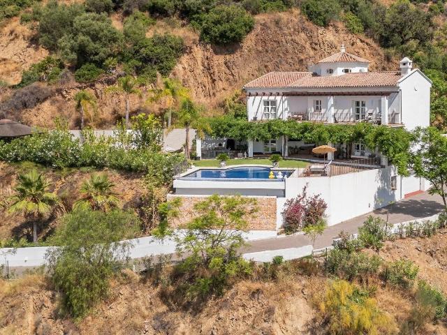 Ubicada en la exclusiva comunidad de Monte Mayor, en las mon. 511m² Benahavís