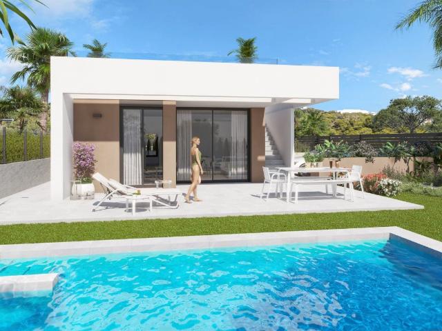 Ubicada en la encantadora localidad de Vera, esta exclusiva. 219m² Vera Playa