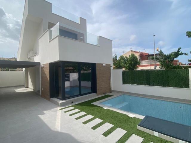 Ubicada en la encantadora localidad de Los Alcázares, esta e. 101m² Los Alcázares