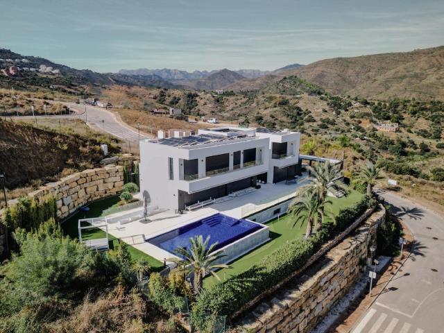 Ubicada en la encantadora localidad de Mijas, esta exclusiva. 832m² Mijas Costa