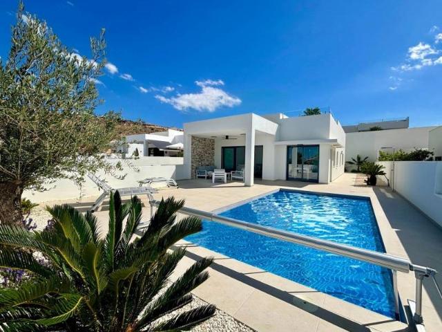 Ubicada en la encantadora localidad de Rojales, esta exclusi. 120m² Rojales