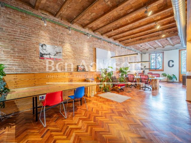Ubicada en la planta Principal de una elegante finca moderni. 179m² Barcelona