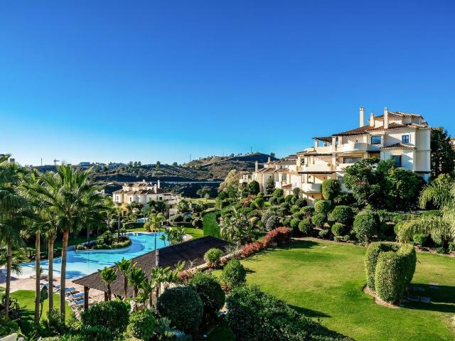 Ubicada en la prestigiosa comunidad Capanes del Golf en Bena. 183m² Benahavís