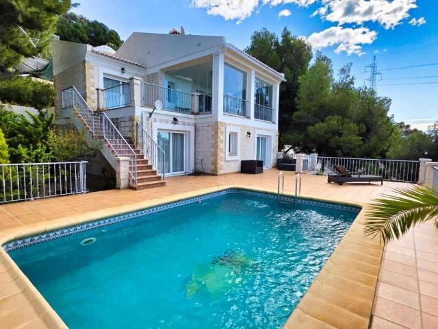 Ubicada en la prestigiosa urbanización Altea Hills, esta esp. 300m² Altea la Vella