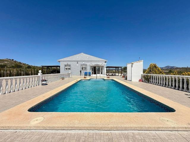 Ubicada en la tranquila campiña de Cañada del Trigo, esta en. 120m² Cañada del Trigo