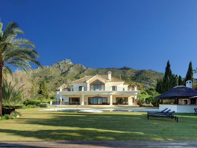 Ubicada en las prestigiosas estribaciones de La Concha, dent. 1280m² Marbella