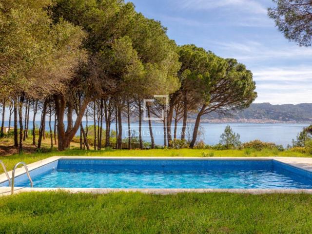 Ubicada en primera línea de mar en El Port de la Selva, esta. 490m² El Port de la Selva