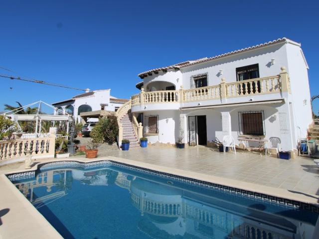 Ubicada en una tranquila calle sin salida, esta encantadora. 177m² Murla