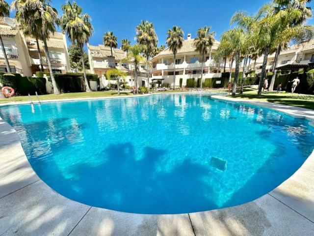 Ubicada en una urbanización cerrada de lujo con acceso direc. 218m² Marbella
