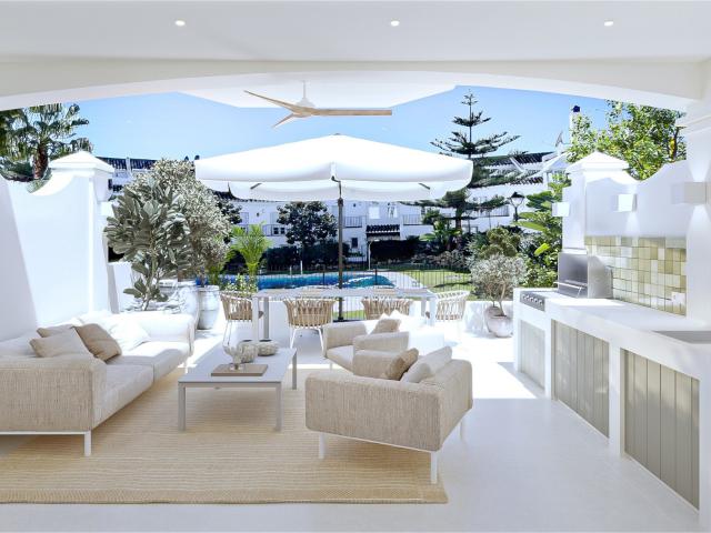 Ubicada en una comunidad cerrada a solo unos minutos a pie d. 304m² Marbella