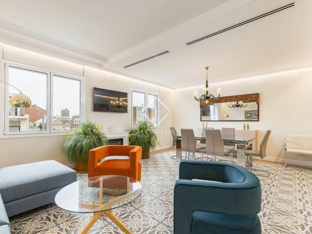 Ubicada en una de las calles peatonales más codiciadas de la. 162m² Barcelona