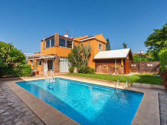 Ubicada en una de las zonas más cotizadas de la playa de San. 268m² San Pedro de Alcántara