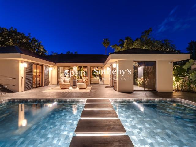 Ubicada en una de las zonas más exclusivas de Guadalmina Alt. 425m² Marbella