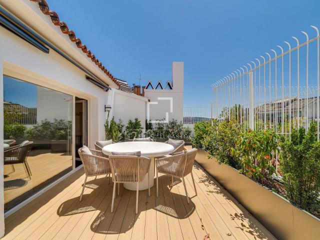 Ubicada en una elegante finca clásica a escasos metros del p. 320m² Barcelona