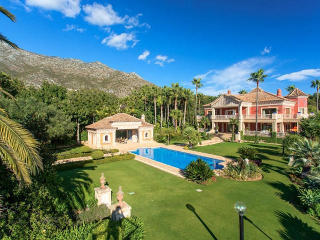 Ubicada junto al prestigioso enclave de Sierra Blanca, en la. 1137m² Marbella