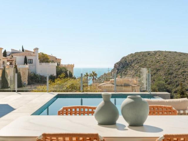 Ubicadas en la encantadora localidad de Benitachell, estas e. 393m² Cumbre del sol