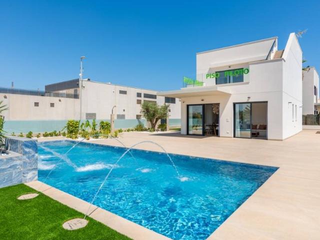 Ubicadas en la encantadora localidad de Orihuela, estas excl. 242m² Dehesa de Campoamor