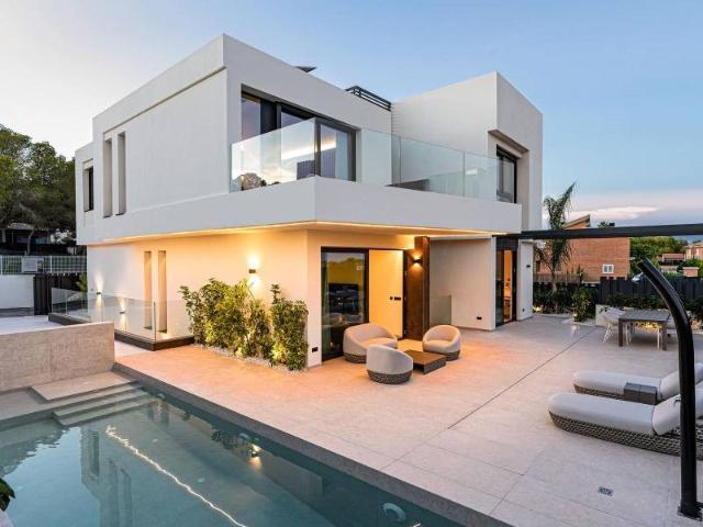 Ubicadas en la encantadora localidad de La Nucia, estas excl. 342m² La Nucia Hills