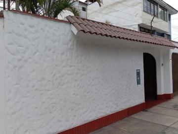 ¡Ubicadisima! Casa en Venta Av. Pablo Carriquiry San Isidro