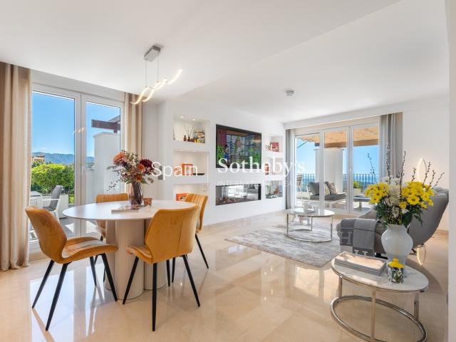 Ubicado dentro de la comunidad cerrada de La Floresta en La. 218m² Marbella del Este