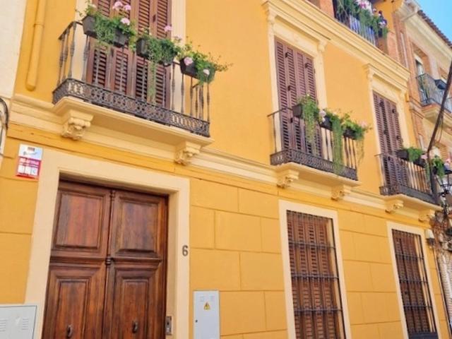 Ubicado en el Centro Histórico, este edificio residencial de. 322m² Málaga