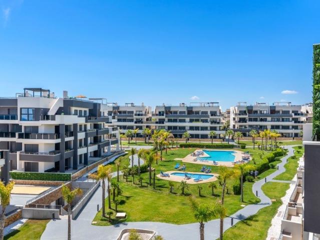 Ubicado en el exclusivo residencial Amanecer Deluxe, este ap. 95m² Orihuela Costa