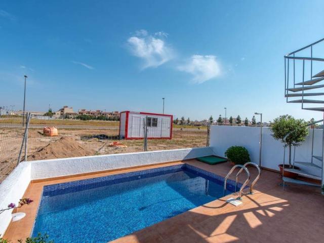 Ubicado en el encantador municipio de Los Alcázares, este ex. 95m² Los Alcázares