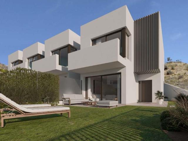 Ubicado en el encantador municipio de Rincón de la Victoria. 299m² Rincón de la Victoria