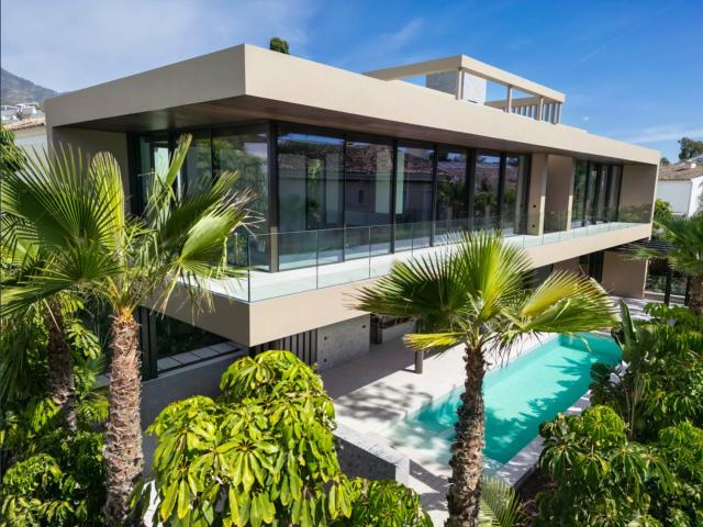Ubicado en el prestigioso enclave de Casablanca de la Milla. 494m² Marbella