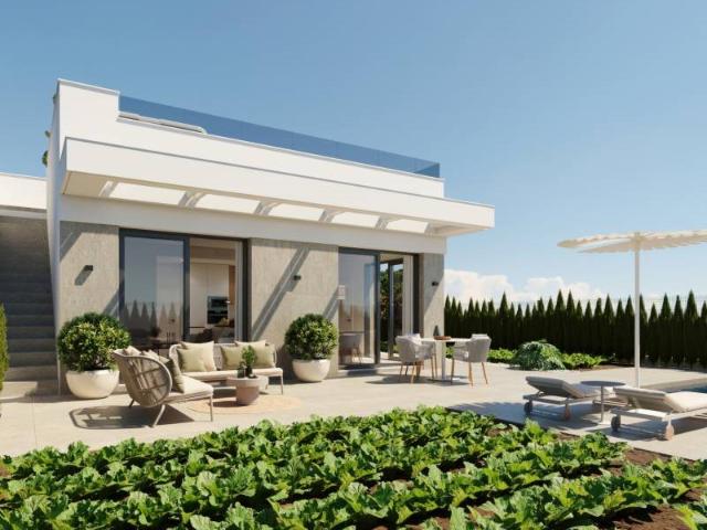 Ubicado en el prestigioso entorno de Hacienda el Alamo Golf. 155m² Cabecico del rey