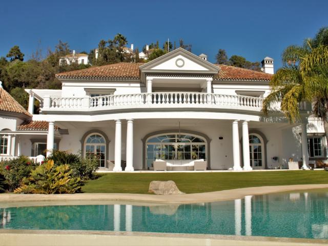 Ubicado en la muy codiciada vecindad de La Zagaleta Golf & C. 1675m² Marbella
