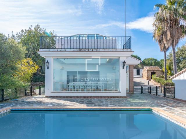 Ubicado en la cima de una urbanización privada a 25 minutos. 1256m² Alhaurín El Grande