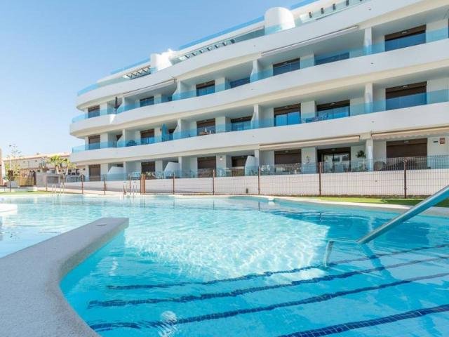 Ubicado en la codiciada zona de Playa Flamenca, este conjunt. 169m² Orihuela Costa