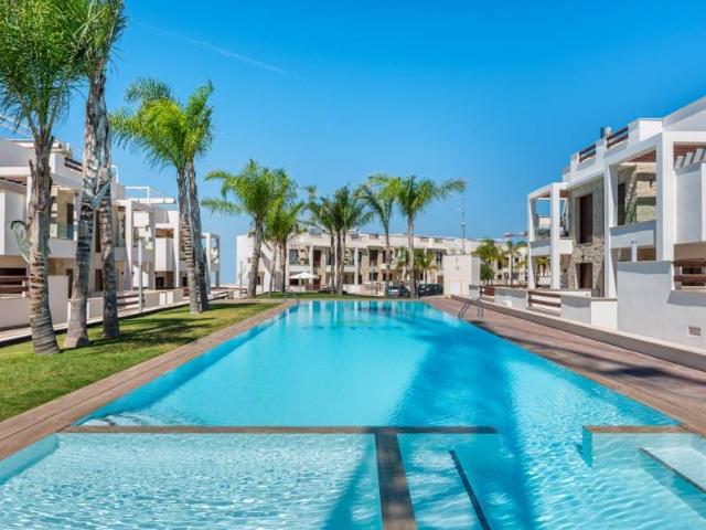 Ubicado en la encantadora localidad de Torrevieja, este conj. 62m² Torrevieja