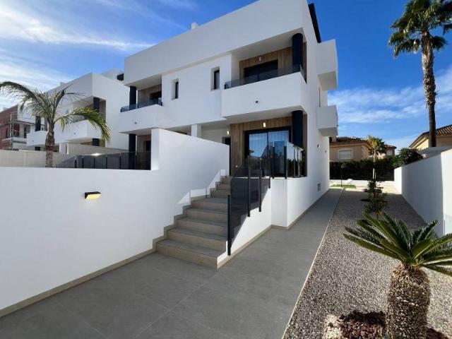 Ubicado en la encantadora localidad de Benferri, este conjun. 222m² Benferri