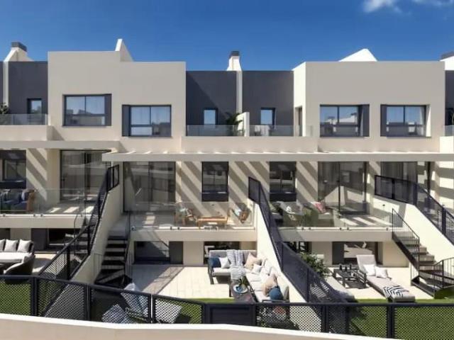 Ubicado en la encantadora localidad de Fuengirola, este conj. 112m² Fuengirola