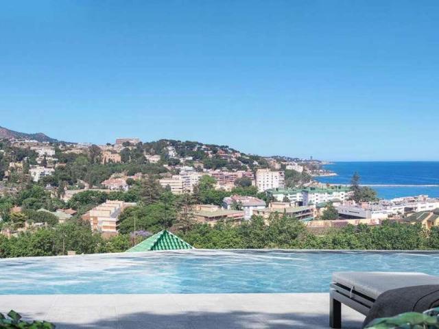 Ubicado en la hermosa ciudad de Málaga, este conjunto reside. 245m² Málaga