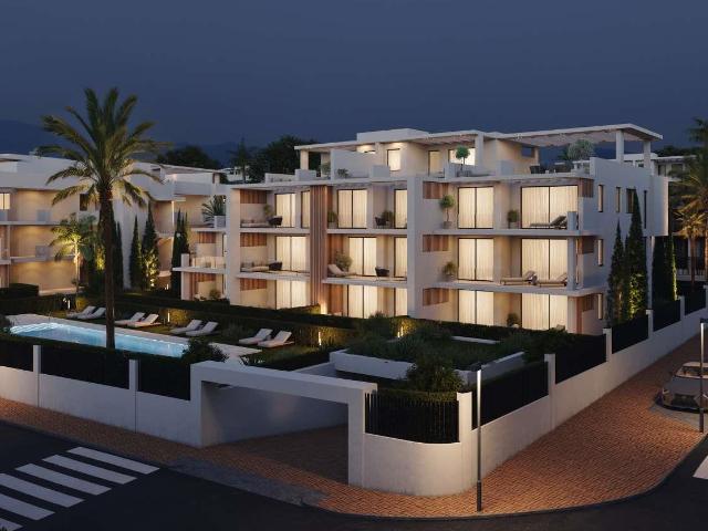 Ubicado en la hermosa localidad de Estepona, este conjunto r. 282m² Estepona