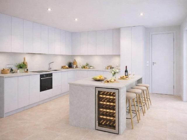 Ubicado en la hermosa localidad de Torrevieja, este conjunto. 172m² Torrevieja