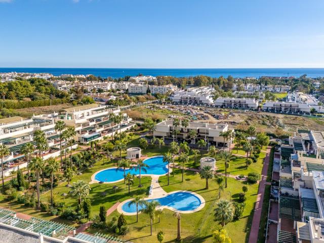 Ubicado en la prestigiosa urbanización Lorcrimar, en Nueva A. 92m² Marbella