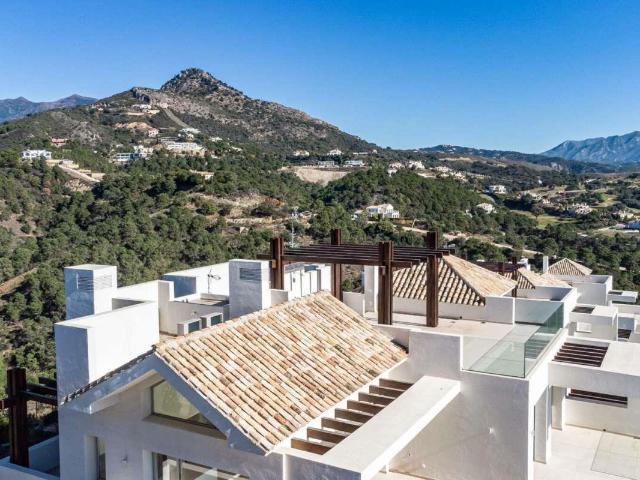 Ubicado en la prestigiosa zona de Benahavís, este conjunto r. 241m² Benahavís