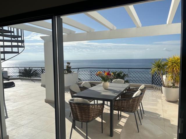 Ubicado en primera línea de las doradas playas de Calahonda. 190m² Mijas Costa