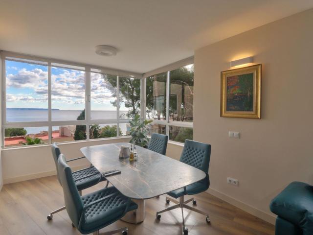 Ubicado en primera línea del mar en uno de los enclaves resi. 88m² Illetes