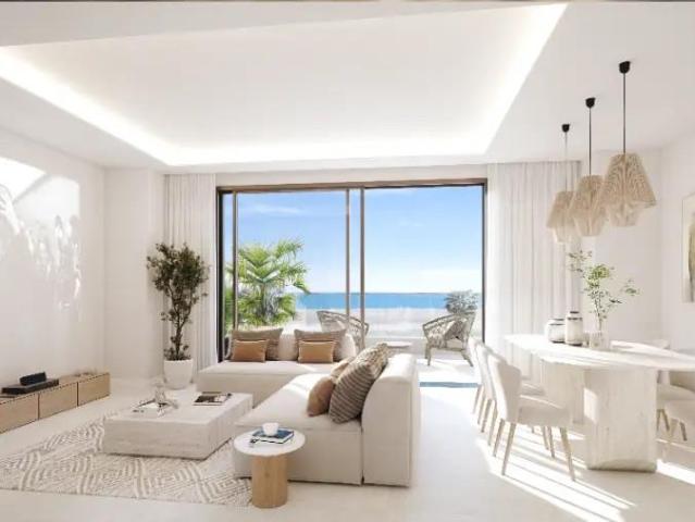 Ubicado en un entorno idílico frente al mar, este exclusivo. 97m² Málaga
