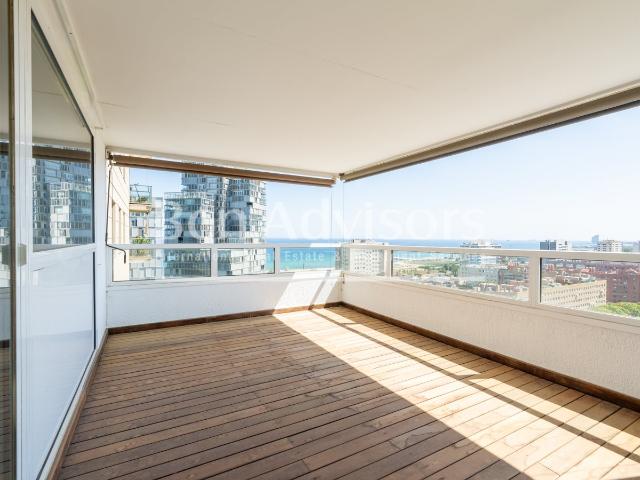 Ubicado en una de las plantas mas altas de uno de los edific. 150m² Barcelona