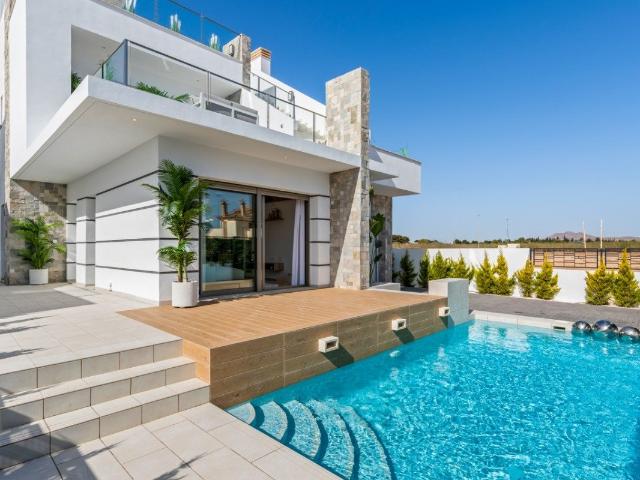 Ubicados en la encantadora localidad de Los Alcázares, estos. 194m² Los Alcázares