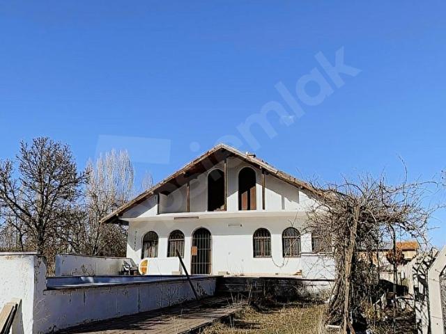 ÇUBUK FATİH MH BULVARA YAKIN 1393 m VİLLALI HAVUZLU ARSA