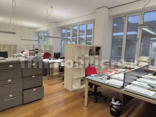 Ufficio con terrazzo, trasformabile in abitazione