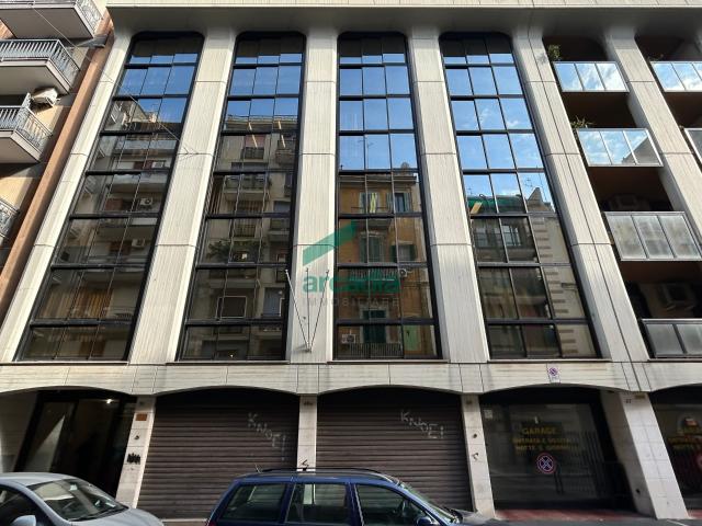 Ufficio con terrazzo in via michele garruba 47, Bari