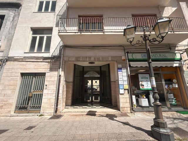Ufficio con box doppio a Barcellona Pozzo di Gotto